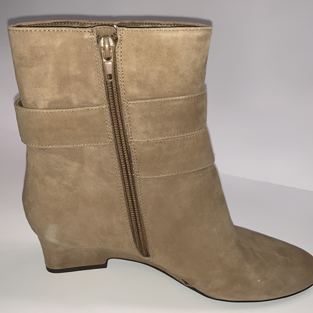 Women’s NINE WEST Green Suede Boots - Picture 7 of 9
